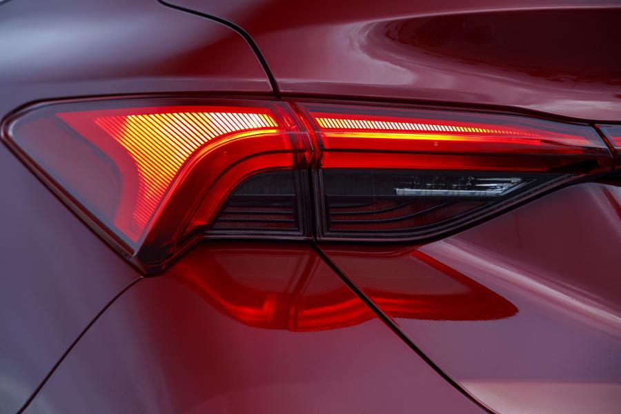 Детали экстерьера Toyota Avalon Touring 2018 года  (фото 39 из 41)